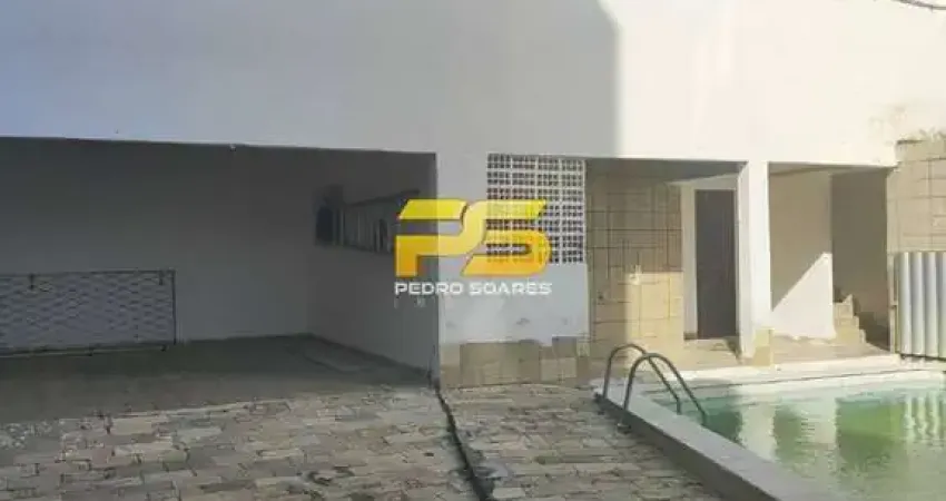 CASA DUPLEX A VENDA NO BAIRRO DOS BANCARIOS EM JOÃO PESSOA - PB.