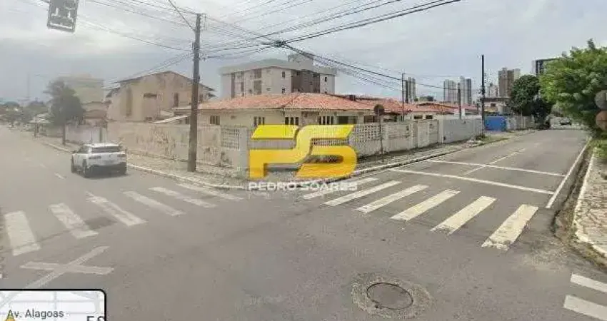 Casa a venda de esquina no Bairro dos Estados