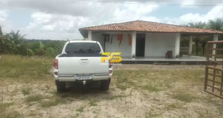 Casa à venda na Rua 24 de Outubro, Centro, Pedras de Fogo