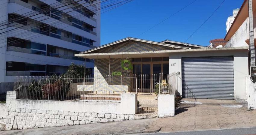 Terreno à venda no Barreiros, São José 