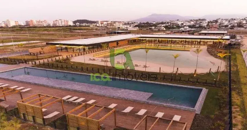 Terreno em condomínio de alto padrão na Pedra Branca!