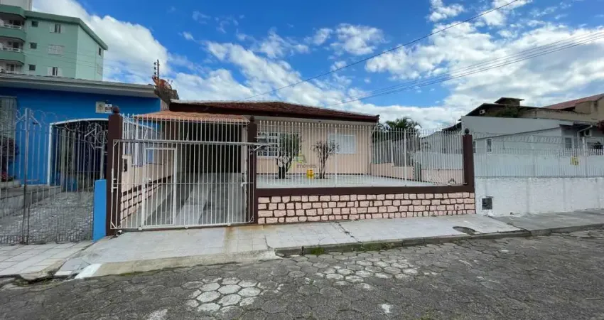 Casa com 4 quartos para alugar no Jardim Atlântico, Florianópolis 