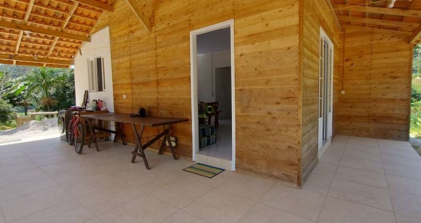Imperdível sítio à venda em Antônio Carlos-SC: 2 quartos, 2 salas, 1 banheiro, 4 vagas de garagem e 6.000m² de área na Área Rural