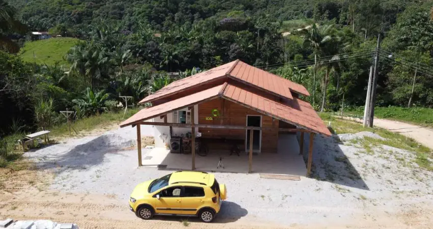 Imperdível sítio à venda em antônio carlos-sc: 2 quartos, 2 salas, 1 banheiro, 4 vagas de garagem e 3.000m² de área na área rural