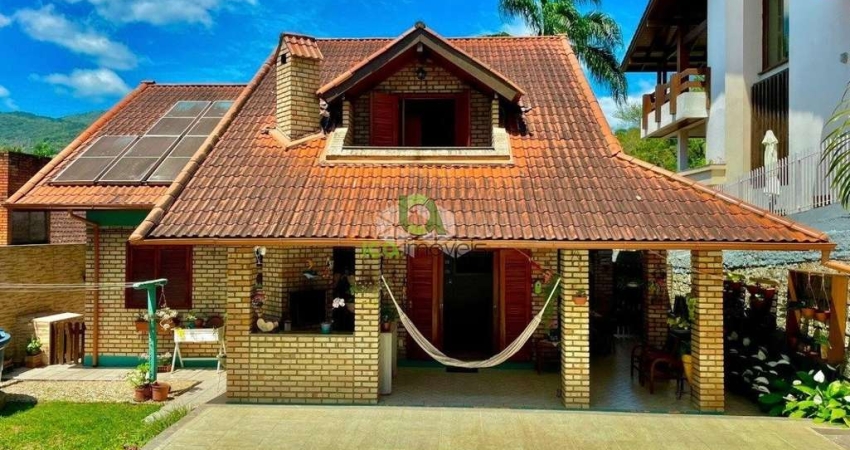 CASA À VENDA 4 DORMITÓRIOS JOÃO PAULO FLORIANÓPOLIS