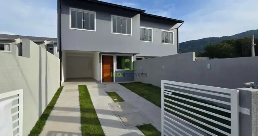 Casa nova tipo sobrado à venda, 89m² privativos, 3 vagas, suíte, acabamento premium e terreno amplo! Financiáveis e prontas para morar!