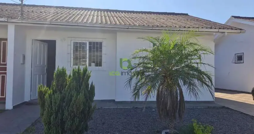 Casa à Venda ? 2 Dormitórios (1 Suíte) com Piscina no Condomínio Areias ? São José/SC