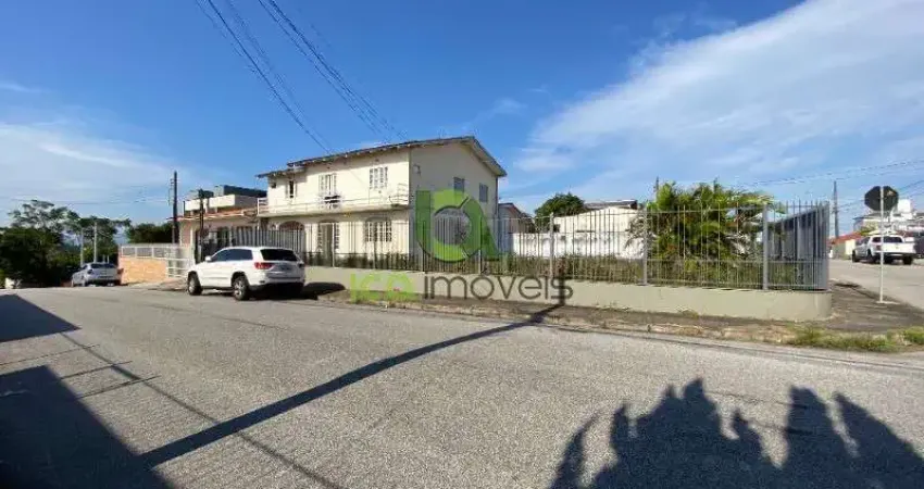Casa com 3 quartos para alugar no Areias, São José 