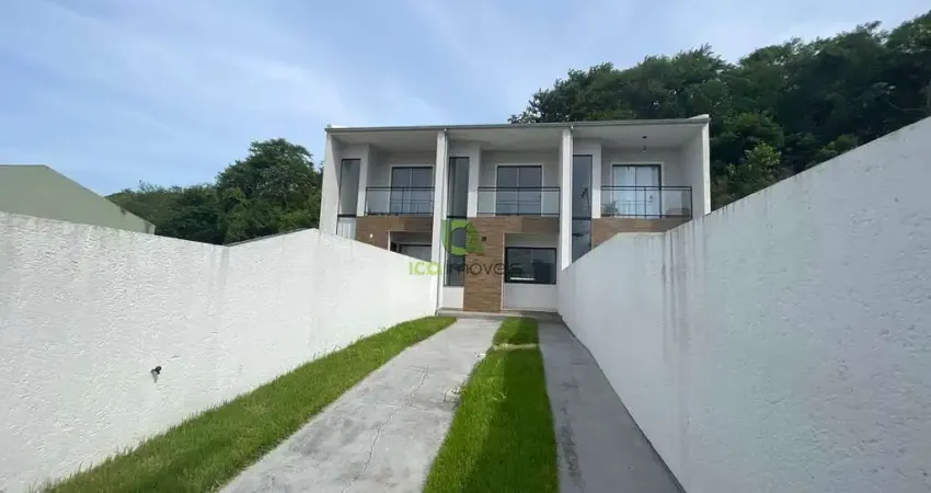 Imperdível: Casa à venda em São José-SC, bairro Ipiranga, 2 quartos, 1 sala, 1 banheiro, 2 vagas de garagem.