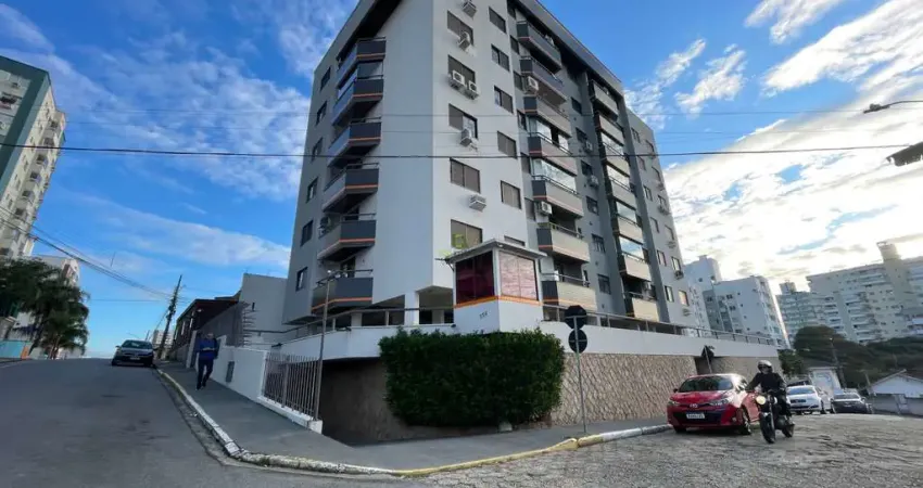 Apartamento com 3 quartos para alugar no Barreiros, São José 
