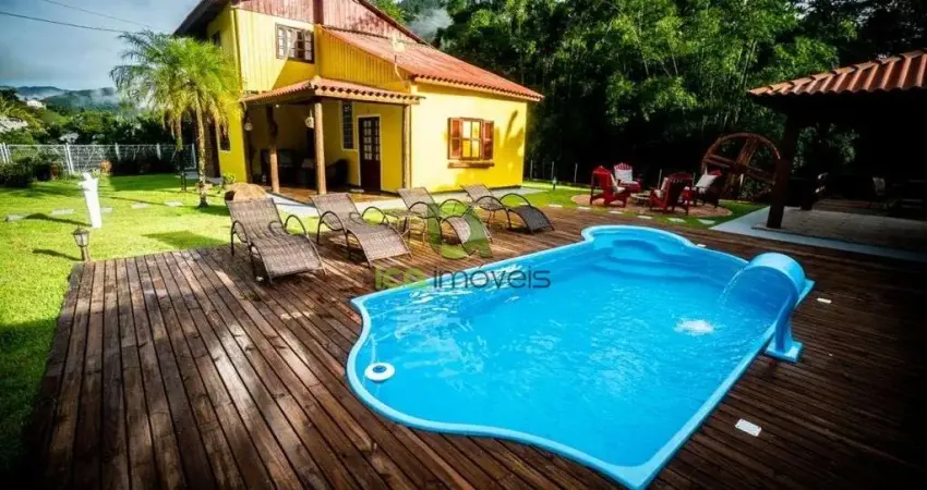 Chácara à Venda em Aguas Mornas-SC, Bairro Teresópolis com 3 Quartos, 1 Suíte, 1 Sala, 2 Banheiros.