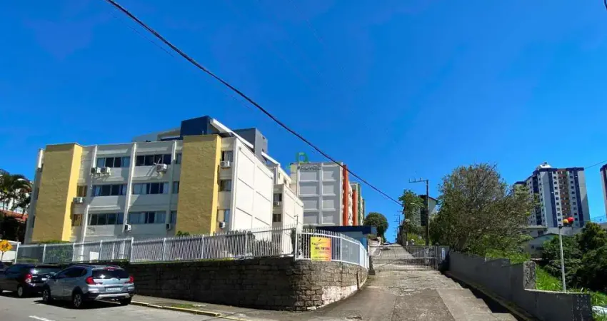 Apartamento à venda no estreito-sc: com 3 quartos na melhor localização do bairro! venha conferir.