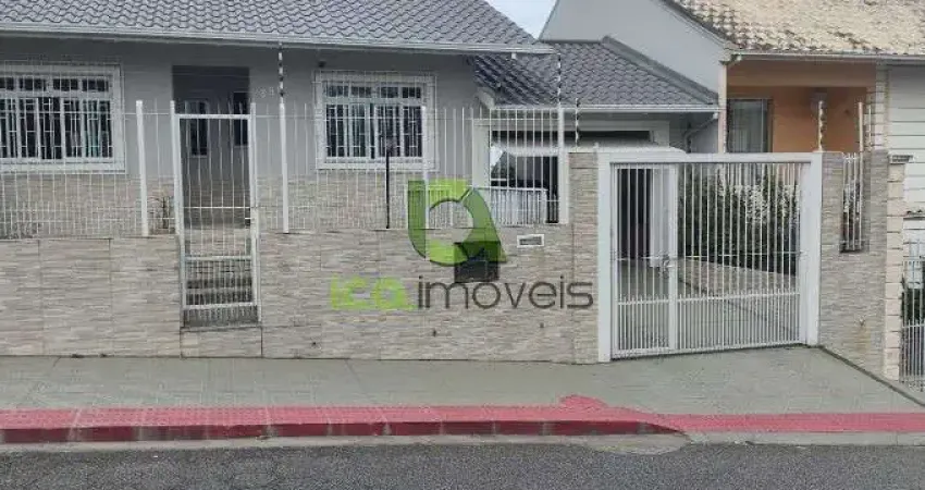 Espaçosa casa com 3 quartos e suíte na bela vista, são josé-sc  3 banheiros, 3 vagas de garagem e 300,95m² de área