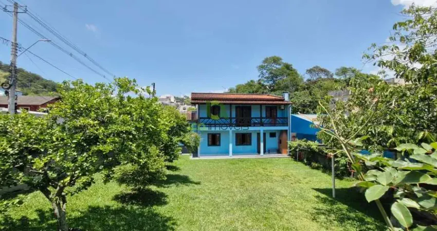 Casa 3 dormitórios 2 pisos em terreno amplo de esquina no real parque são josé