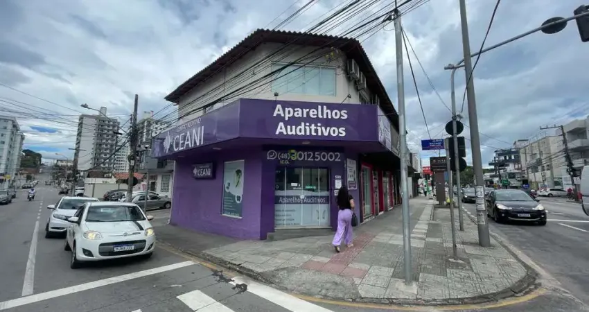 Apartamento com 3 quartos para alugar no Barreiros, São José