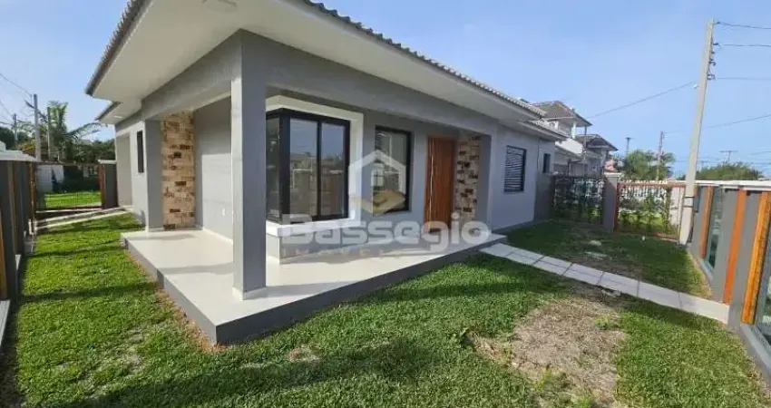Casa nova a 300 metros do mar em Nova Tramandaí