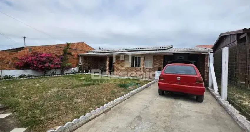 CASA A VENDA COM 3 QUARTOS