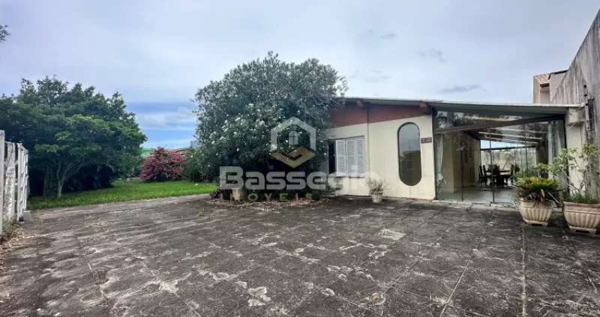 Tramandaí - Residência Espetacular de dois terrenos com Jardim, Área Gourmet e piscina