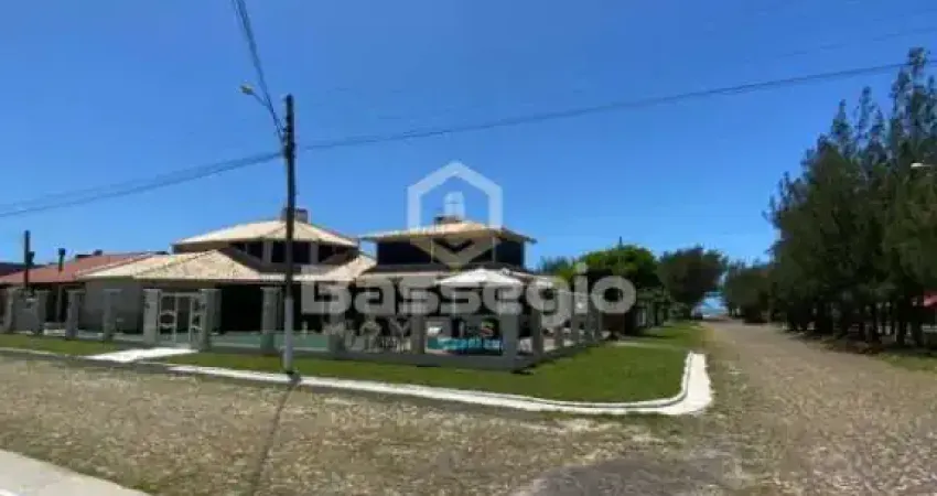 CASA PROXIMO DA BEIRA MAR COM 4 QUARTOS