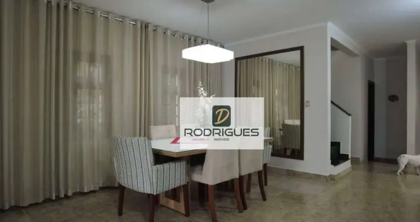 Sobrado a venda com 437 m², Vila Lucinda, Santo André/SP.