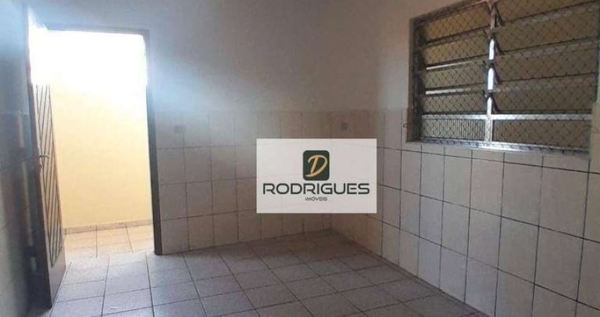 Casa com 2 dormitórios para alugar, 60 m² por R$ 1.400,00/mês - Canhema - Diadema/SP