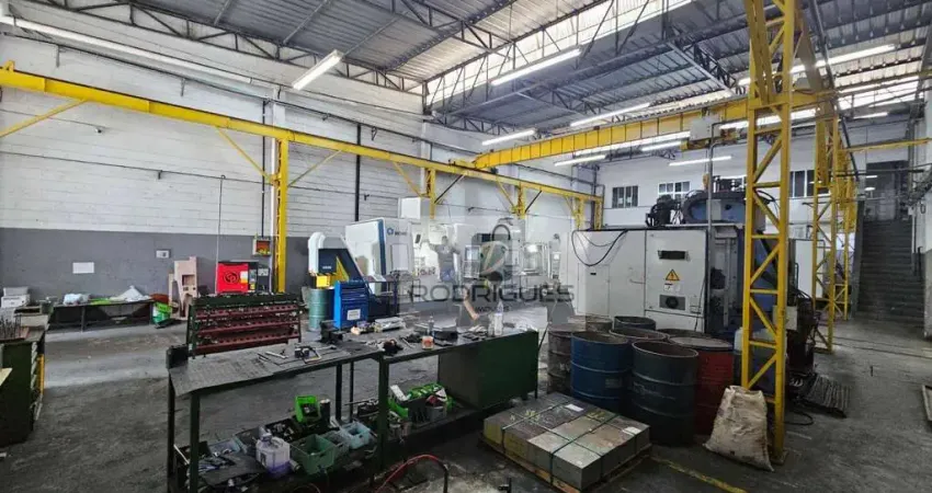 Galpão para alugar, 690 m² por R$ 13.800/mês - Conceição - Diadema/SP