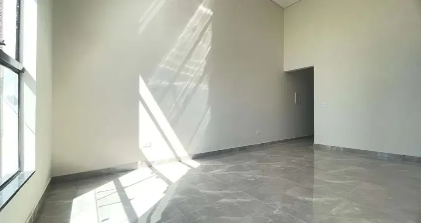 Casa Alto Padrão próximo ao mar em Ipanema - 3 dormitórios(1 suíte) para venda.