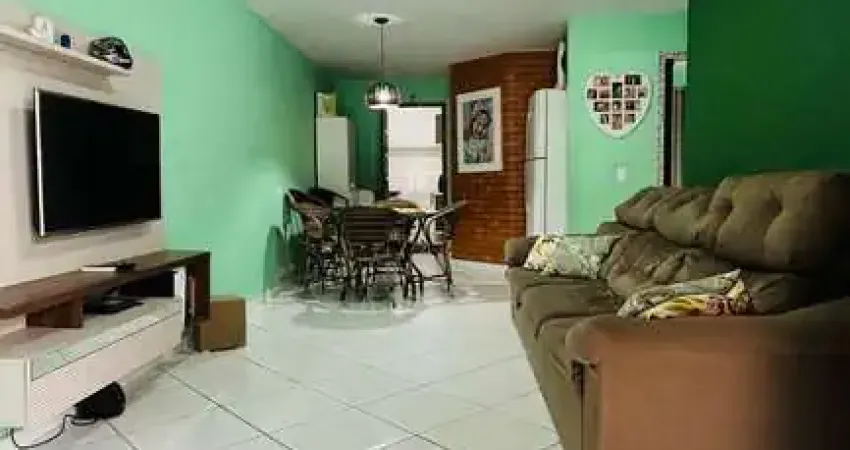 Casa a venda com 2 quartos (suíte) a 2 quadras do mar em praia de leste r$420mil