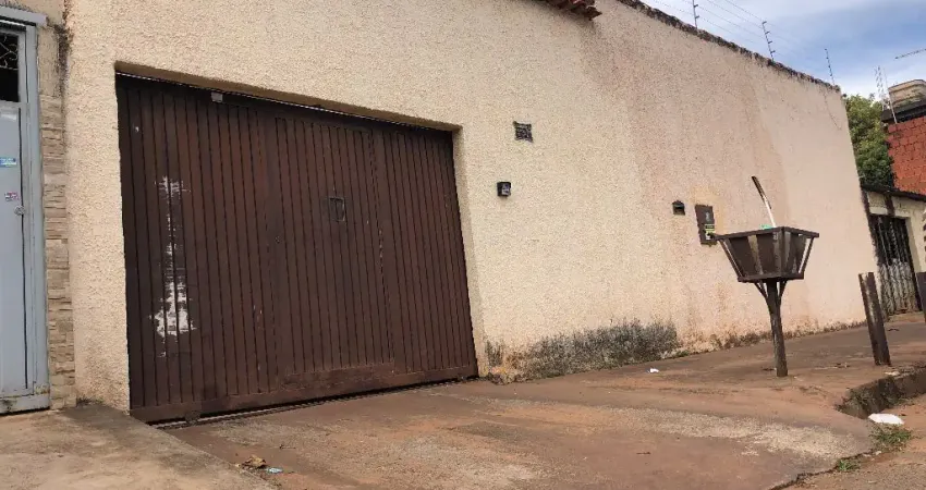 !! MARIÁ IMÓVEIS VENDE EXCELENTE CASA NO SETOR SUL !!