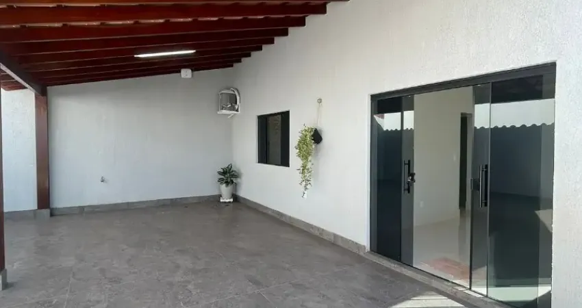 !! mariah imóveis vende excelente casa no setor norte do gama !!