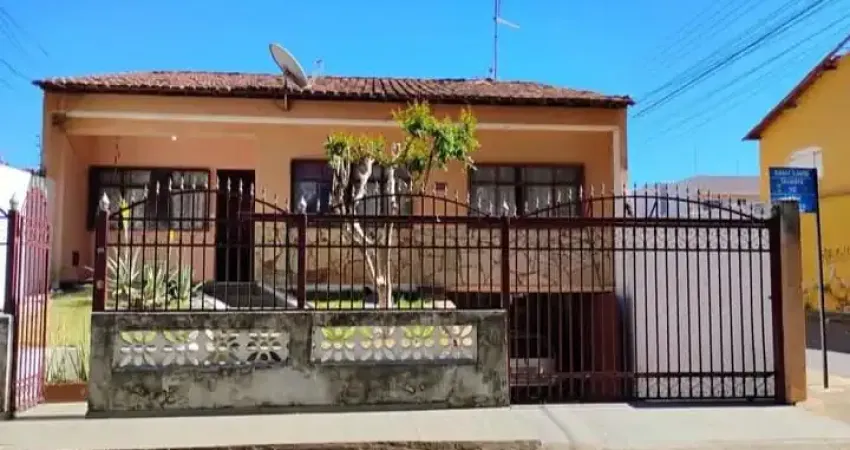 Oportunidade no setor leste: casa de esquina completa e pronta para morar