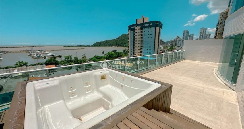 Apartamento com 4 quartos à venda na Rua Lauro Muller, 950, Fazenda, Itajaí