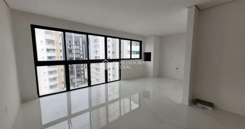 Apartamento com 3 quartos à venda na Rua 600, 140, Centro, Balneário Camboriú