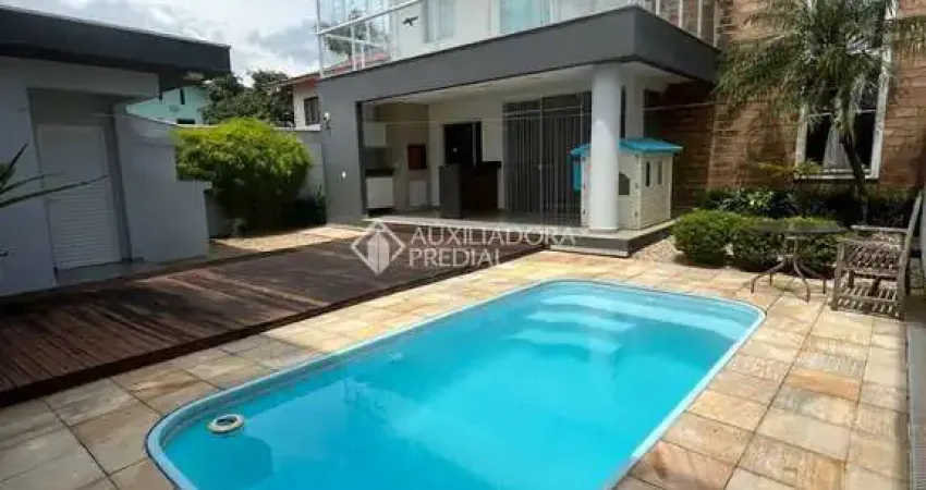 Casa com 4 quartos à venda na PROFESSOR ANDRÔNICO PEREIRA, 313, Centro, Camboriú