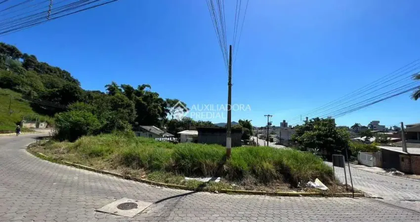 Terreno à venda na Rua Agenor de Borba, 270, Areias, Camboriú