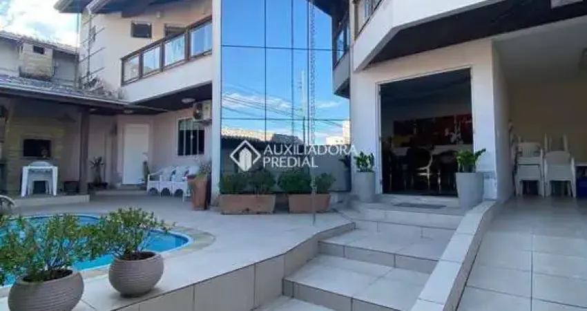 Casa com 4 quartos à venda na Rua Venezuela, 765, Nações, Balneário Camboriú