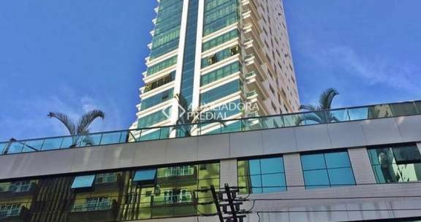 Apartamento com 3 quartos à venda na 1011, 32, Centro, Balneário Camboriú