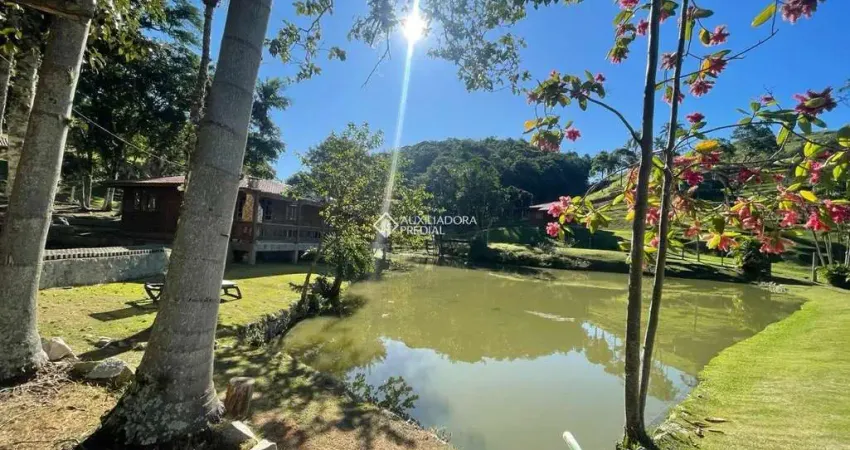 Fazenda à venda na Manoel Gaspar Da Cruz, 23, Areias, Camboriú