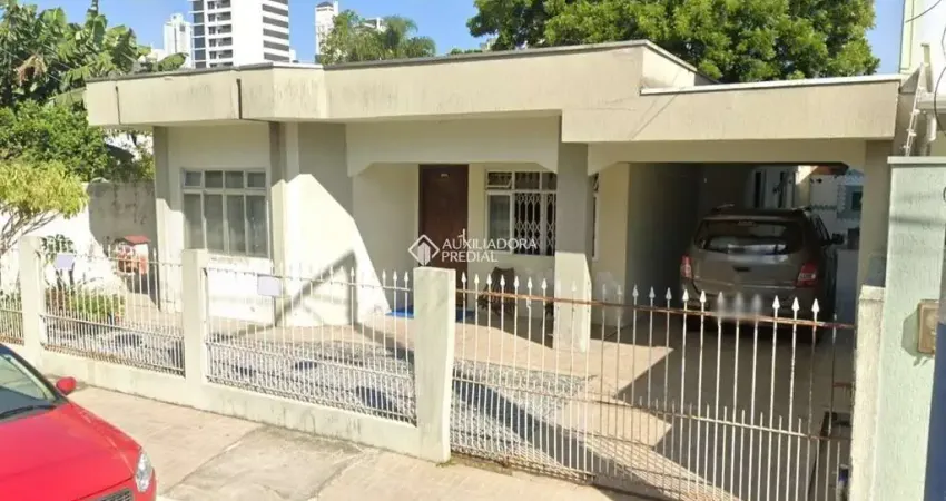 Casa com 3 quartos à venda na Rua 500, 535, Centro, Balneário Camboriú
