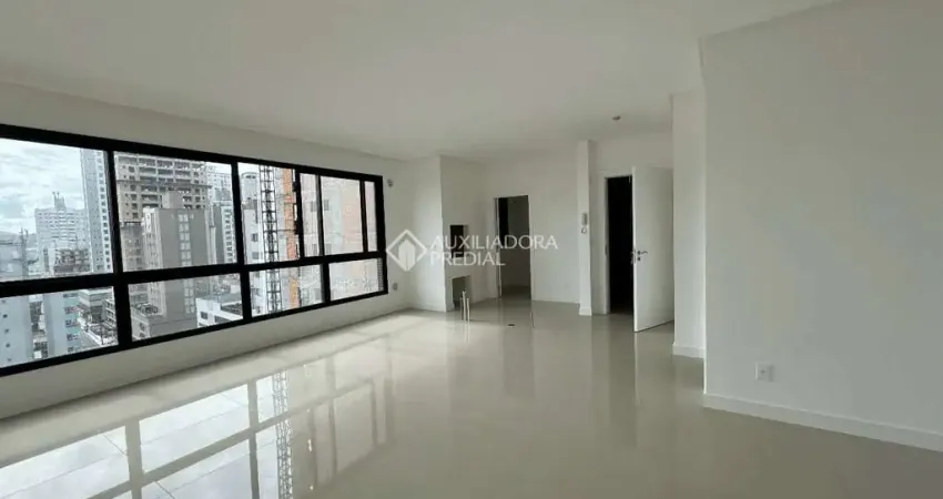 Apartamento com 3 quartos à venda na Avenida 3ª Avenida, 107, Centro, Balneário Camboriú