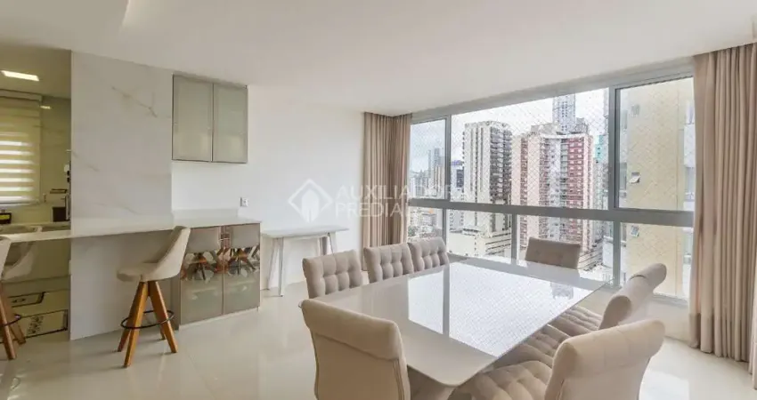 Apartamento com 3 quartos à venda na Rua 620, 110, Centro, Balneário Camboriú
