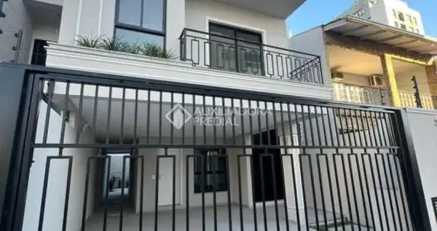 Casa com 3 quartos à venda na Rua Juvenal Garcia, 303, Centro, Itajaí