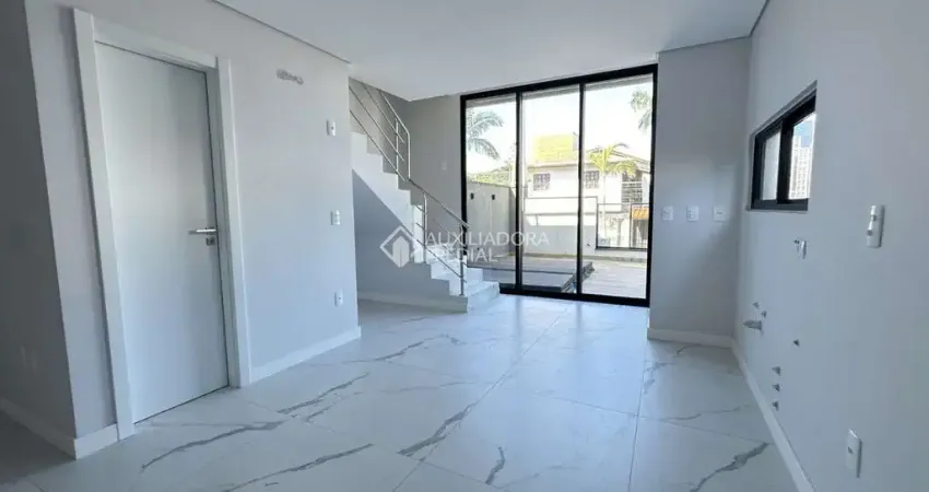 Casa com 3 quartos à venda na Inhambuguaçú, 11, Ariribá, Balneário Camboriú