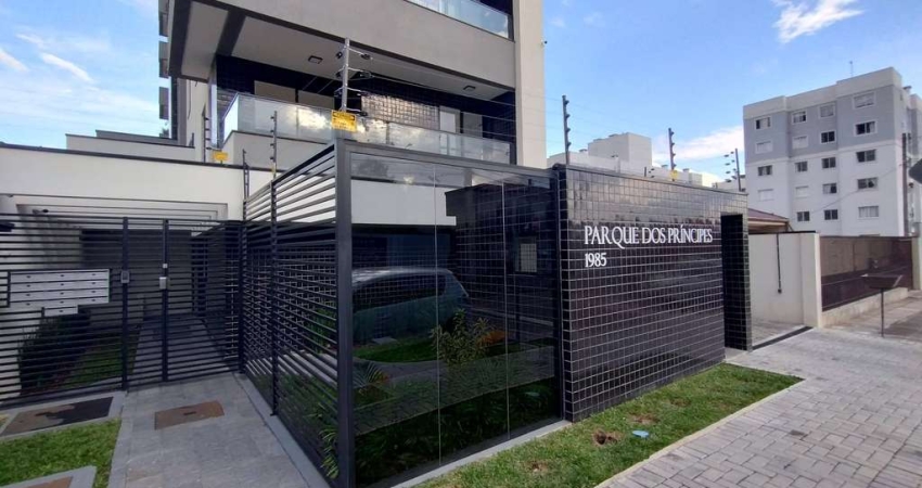 Apartamento amplo com 3 quartos, sendo uma suíte e vaga de garagem coberta para 2 carros, à venda n