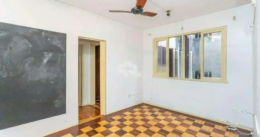 APARTAMENTO DESOCUPADO À VENDA, COM 2 DORMITÓRIOS, NO BAIRRO PETRÓPOLIS
