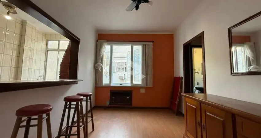 Apartamento a venda de 2 dormitórios, ao lado do Foro, no bairro Praia de Belas.