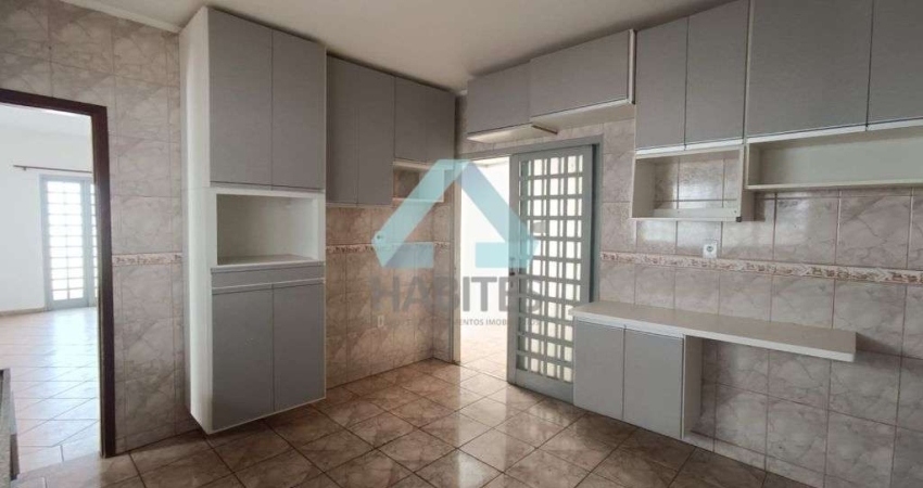 Casa com 3 quartos para alugar na Vila Guimarães, Botucatu 