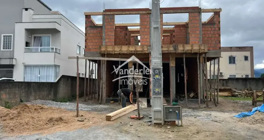 Sobrado no loteamento nova palhoça com 03 quartos, sendo 01 suíte em palhoça - sc