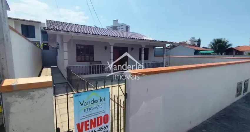 Casa com 3 quartos à venda no Centro, Palhoça 