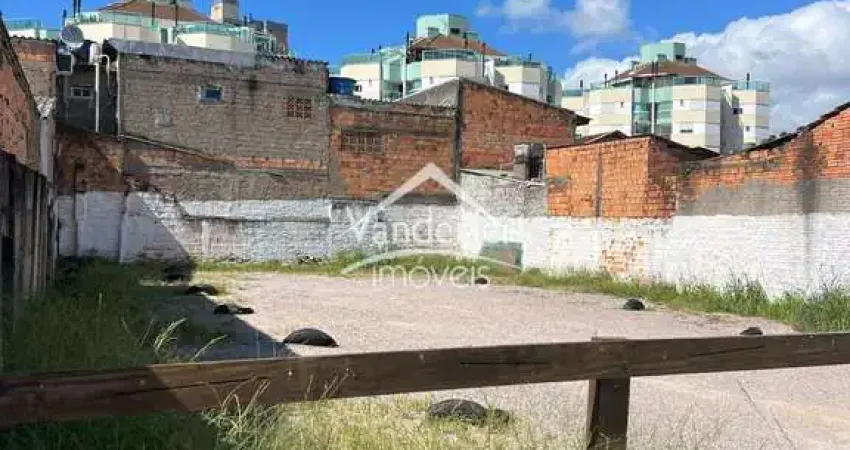 Terreno plano no bairro Abraõ em Florianópolis -SC